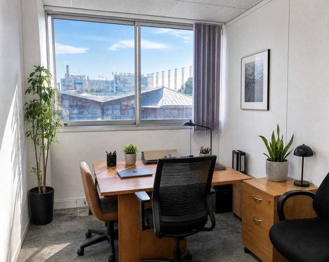 Bureau meublé privatif de 12,5 m² disponible à la location à Aubervilliers